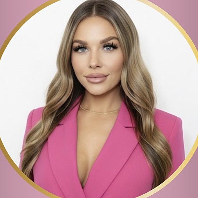 Skylar, the lash artist behind Styled by Sky